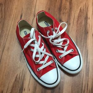 Red All Star Converse size 5